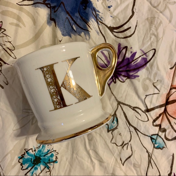 💛 Gold and White Monogrammed Anthropologie Mug - Picture 2 of 10